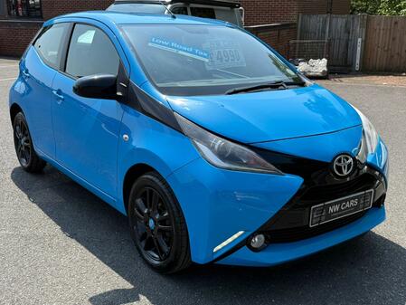 TOYOTA AYGO 1.0 VVT-i x-cite