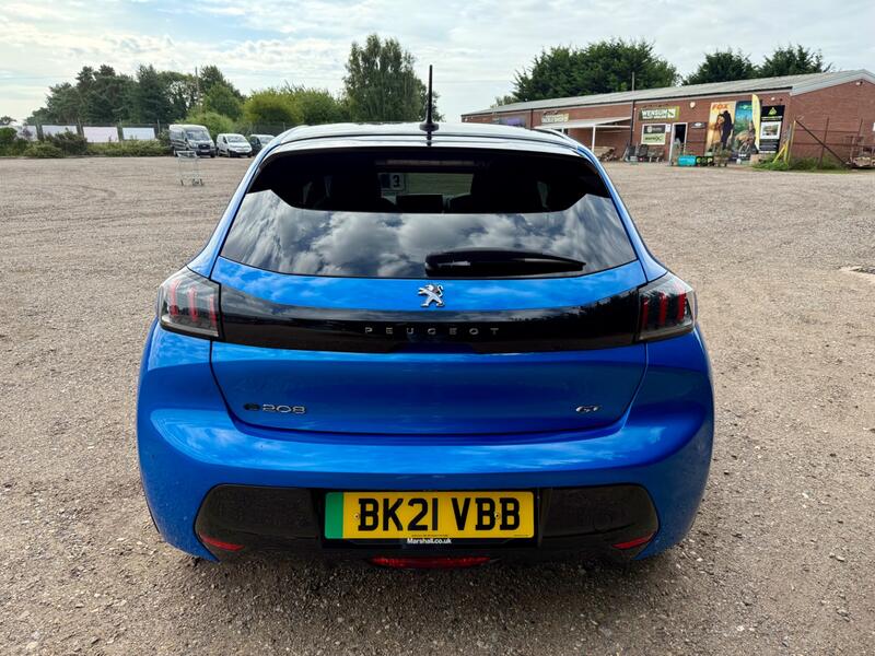 PEUGEOT E-208