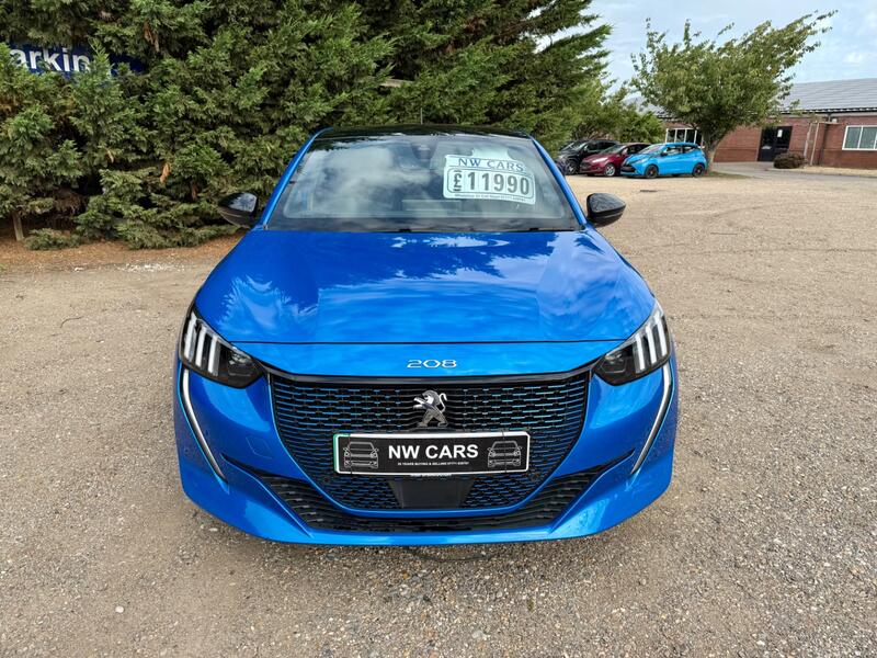 PEUGEOT E-208